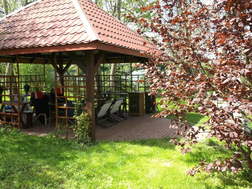Dworek W Ogrodzie Kazimierz Dolny Bagian luar foto